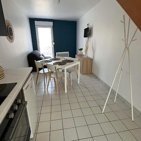 Anselme, F2 Duplex Avec Cour Commune Et Proche De La Mer ,2 Ver-sur-Mer 외부 사진