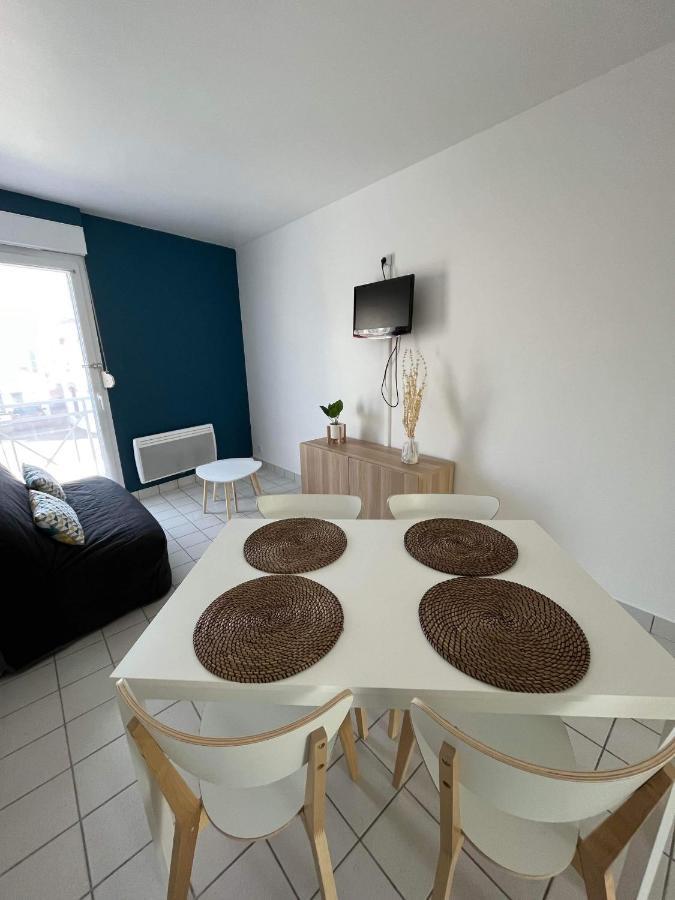 Anselme, F2 Duplex Avec Cour Commune Et Proche De La Mer ,2 Ver-sur-Mer 외부 사진